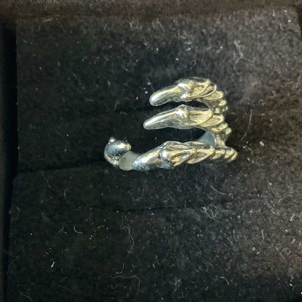 3 for $30 item - Silver Tone Claw Ring
